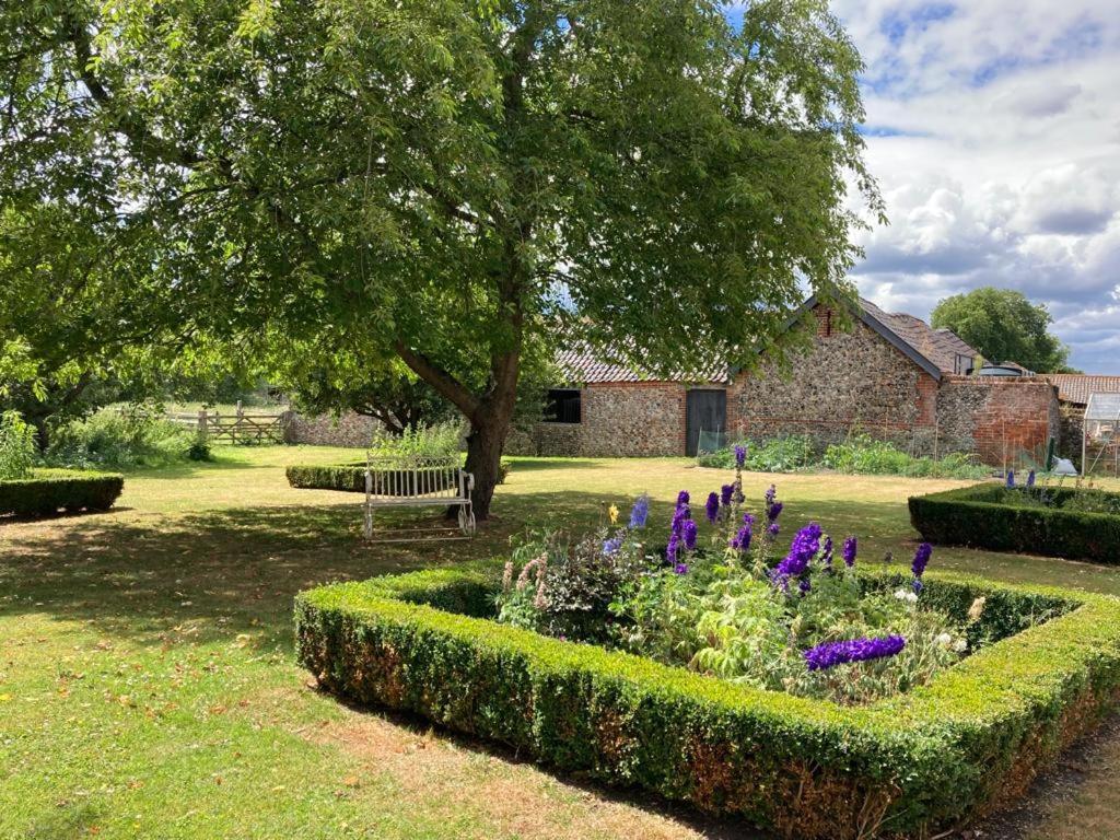 Grange Farm Bed & Breakfast เทตฟอร์ด ภายนอก รูปภาพ